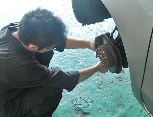車のブレーキパーツ