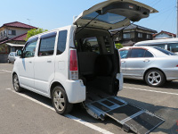 スズキ ワゴンR スロープ式福祉車輛の後ろからの写真